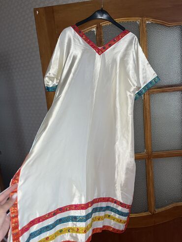 платья большого размера: Бальное платье, M (EU 38)