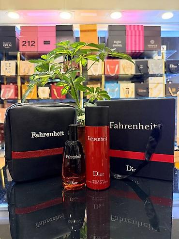 Ostalo: Jedan set. Potpun efekat. Parfem Dezodorans Neseser Savršen poklon na lalafo.rs — 9 Ostalo: Jedan set. Potpun efekat. Parfem Dezodorans Neseser Savršen poklon — 9