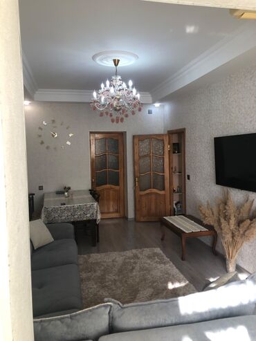 Köhnə tikili: Bakı, 8-ci kilometr, 2 otaqlı, Köhnə tikili, m. Neftçilər, 55 kv. m