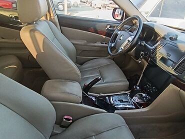 Qoruyucu plyonka və şüşələr: Tünd rəngli, dördqapılı Chevrolet Epica avtomobili. Avtomobilin