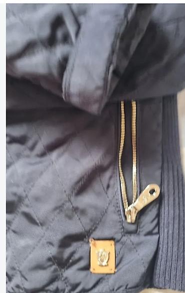 kožna jakna s: Massimo Dutti ženska štepana jakna, tamnoplava - Elegantna, lagana — 4
