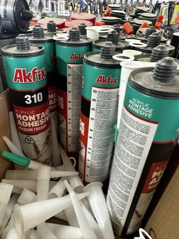 шпатлевка по дереву: Акриловый монтажный клей Akfix 310 в картриджах. Подходит для