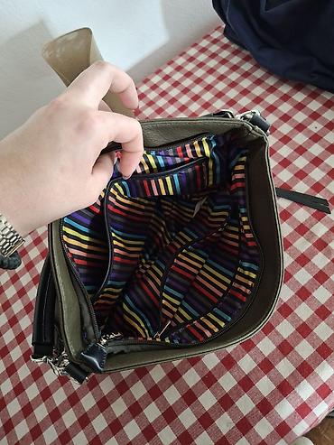 Torbe: Torba preko ramena – maslinasto zelena, sa šarenom prugastom postavom — 5