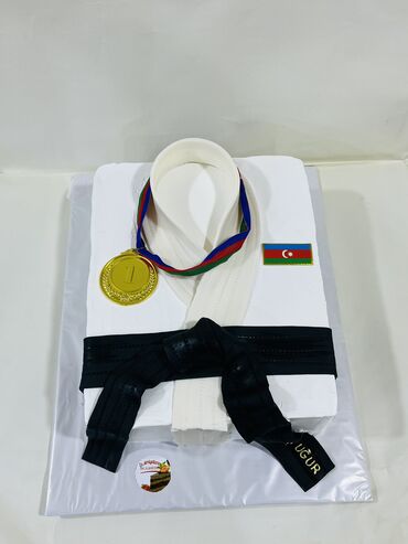 Tortlar: Ev şirniyyatları və tortlar - Tortlar: Kremli, qat-qat biskvitli — 7