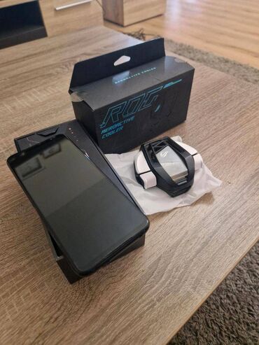 adapdır: Asus ROG Phone 6, 512 ГБ, цвет - Белый, Отпечаток пальца, Две SIM карты, Face ID