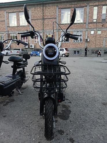 фикс lowii: Электроскутер городского типа с двумя сиденьями и большими багажными — 1