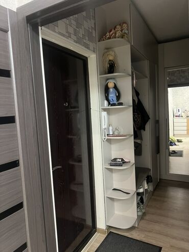 квартира долго: 1 бөлмө, Менчик ээси, Чогуу жашоосу жок, Толугу менен эмереги бар