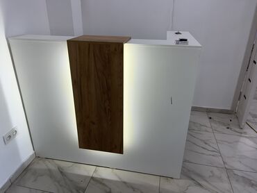 Другое оборудование для салонов красоты: Столы ресепшен Администраторские столы Команда профессиональных — 10