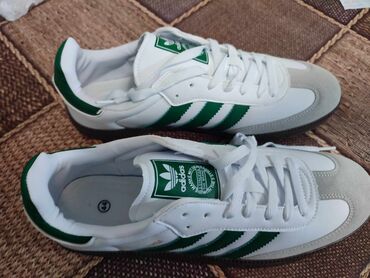 patike reebok: 05. B. patike
36-41
4000 din na lalafo.rs patike reebok: 05. B. patike
36-41
4000 din