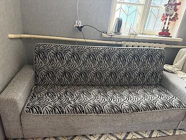 sofa: Диван и два кресла, диван раскладной. - Компактная трехместная модель — 1