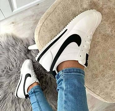 aksa: Nike Cortez patike – klasičan retro model za svakodnevno nošenje - — 1