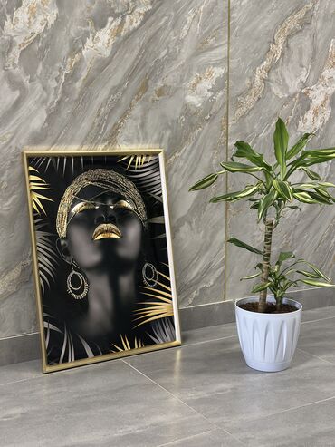 Şəkillər, tablolar: Üzəri epoksid boya ilə örtülmüş, canlı və parlaq görünüşə sahib olan — 26