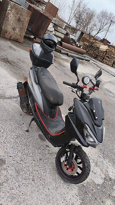 Скутеры: Скутер 49/50 см³ с тюнингом и дополнительным светом - Двигатель — 6