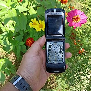 infinix note 11 pro: Motorola Razr2 V8, rəng - Qara, Düyməli — 3