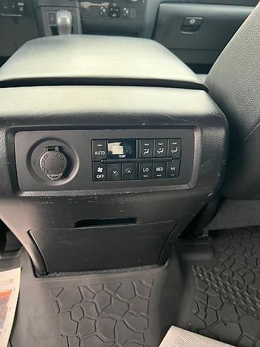 Toyota: Toyota Sequoia: 2020 г., Автомат, Бензин, Внедорожник — 20