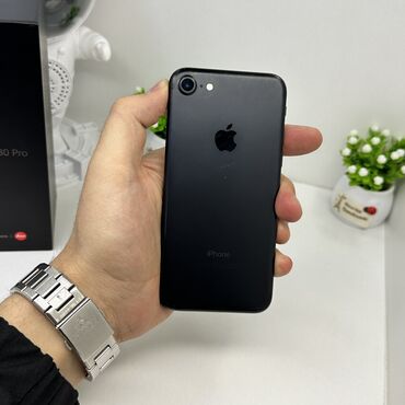 Realme: IPhone 7, Б/у, 128 ГБ, Черный, Чехол, 100 %