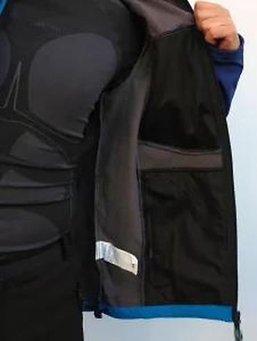 Jakne za prelazni period: Muška softshell jakna brenda Mountain Spirit, dizajnirana u dve — 25