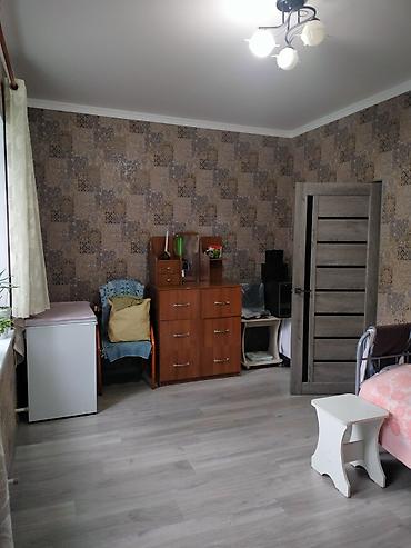 Продажа коттеджей и домов: Дом с садом и удобствами - Жилой дом с фасадом из штукатурки, крыша — 10