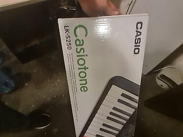 Casio Casiotone LK-S250 elektron klaviatura - Model: LK-S250
