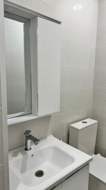 Digər kommersiya daşınmaz əmlakı: İcarəyə təqdim olunan kommersiya sahəsi - İşıqlı, minimalistik — 14