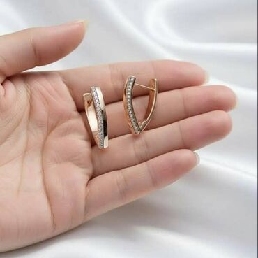 Minđuše: Set minđuša – elegantni modeli sa cirkonima Par 1000 din,dva para 1400 — 6