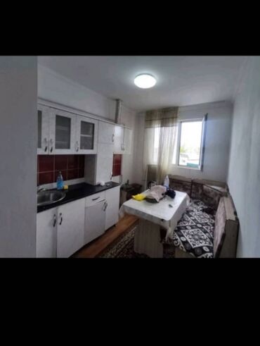 продаю 1 комнатный квартиру: 1 комната, 28 м², 2 этаж