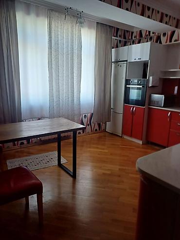 otağ: 2 otaqlı mənzil – tam mebellə və texnika ilə - Geniş zal: asma tavan — 6