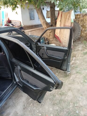 Mercedes-Benz: Mercedes-Benz W124: 1988 г., 2.3 л, Механика, Бензин, Седан — 8