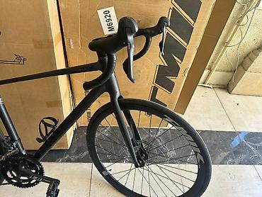 İdman velosipedləri: Şosse/Gravel tipli velosiped – mat qara rəng Çəkisi 5kq,nazik təkərlər — 3
