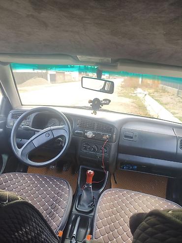 Volkswagen Golf: 1993 г., 1.8 л, Механика, Бензин, Универсал