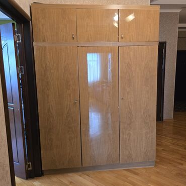 islenmis sfanerler: İşlənmiş, Açılan, 3 qapılı Düz dolab, Qarderob, paltar dolabı