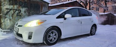 Toyota: Toyota Prius: 2011 г., 1.8 л, Вариатор, Гибрид, Универсал