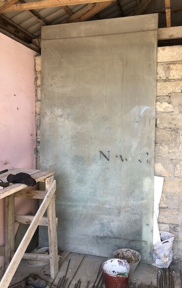 demir pencere resotkalari: İşlənmiş Pəncərə şüşəsi, Еni: 160 sm, Uzunluğu: 310 sm