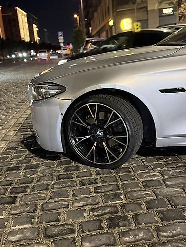 BMW: Böyük manitor Boyük gozik 4 knopkadan ibaratdi Head up (elektron — 9