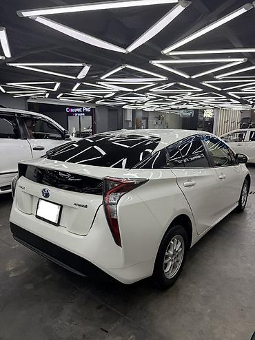 Toyota: Toyota Prius: 2017 г., 1.8 л, Гибрид, Лифтбек — 4