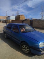 Volkswagen Vento: 1992 г., 1.8 л, Механика, Бензин, Седан
