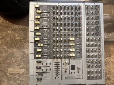 музыкальный апаратура: Микшерный пульт Phonic MM1805X. - Аналоговый микшер на 18 каналов. -