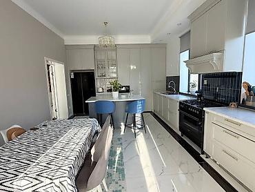 Продажа коттеджей и домов: 🏡 Продается шикарный особняк в престижном районе Киргизия-1! Дом, в — 11