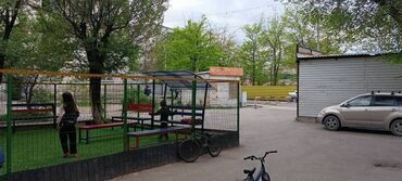 срочно продается квартира: 1 бөлмө, 15 кв. м, Жатакана жана мейманкана түрүндө, 4 кабат, Косметикалык ремонт
