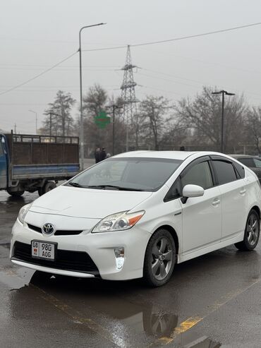 Toyota: Toyota Prius: 2015 г., 1.8 л, Автомат, Гибрид, Хэтчбэк