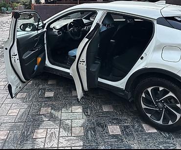 step rf3: Toyota C-HR: 2020 г., 2 л, Вариатор, Бензин, Кроссовер — 4