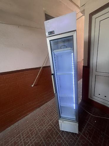 Soyuducu avadanlığı: Vitrin-tip soyuducu şkaf - Şüşə qapılı, dar və hündür konstruksiya – — 2