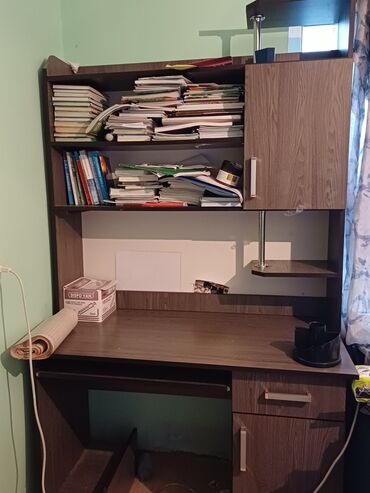 мебель письменный стол: Компьютерный Стол, цвет - Серый, Б/у