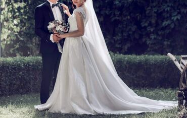 Свадебные платья: Продаю свадебное платье,размер S,на рост 165, сшито на заказ,дорогая