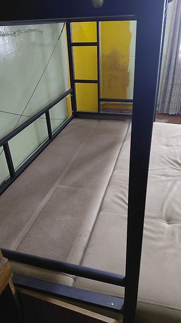 bunk bed: Двухъярусная кровать-диван с металлическим каркасом - Верхний ярус — 2