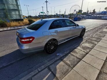 Mercedes-Benz: Mercedes-Benz E 250: 1.8 l. | Λιμουζίνα — 4