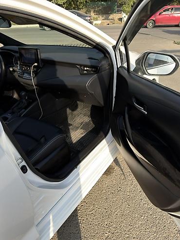 Toyota: Toyota Corolla: 2022 г., 1.8 л, Вариатор, Гибрид, Седан — 8