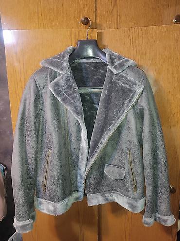 Kişiler üçün boz rəngli süni xəzli jaket - Material: yumşaq süet