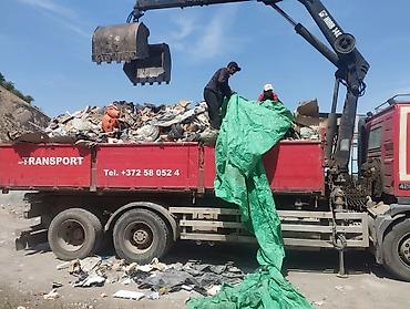 тонна: Заказать Мерседес Гигант, Вывоз строй мусора, C грузчиком — 1