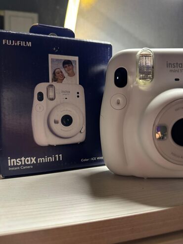 Videokameralar: Fujifilm Instax Mini 11, ani çəkiliş imkanı təqdim edən, yığcam və